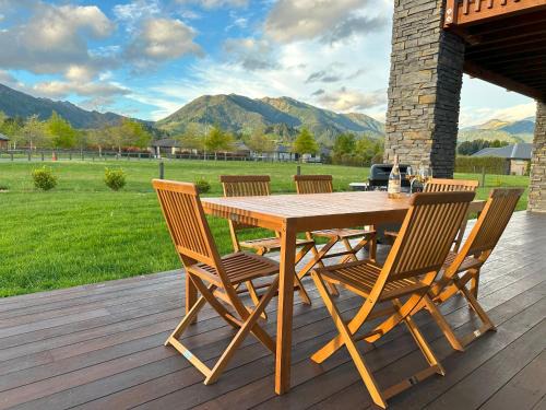 Hanmer Springs Casa | Mountain View Haven - Hanmer Springs Holiday Home