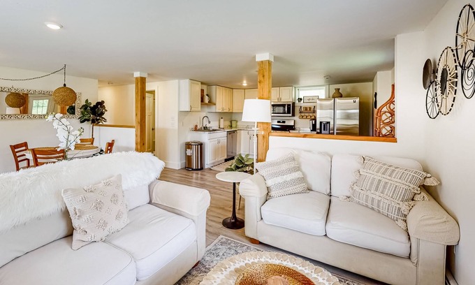 Morrisville Casa | Mountain-view hideaway with swimming pond & washer/dryer - dogs welcome