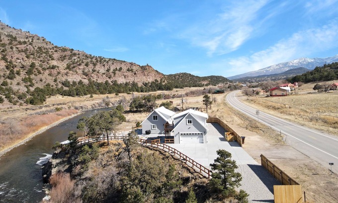 Salida Casa | Mountain-View Home & Cabin on Arkansas River - Dog-Friendly & RVs welcome