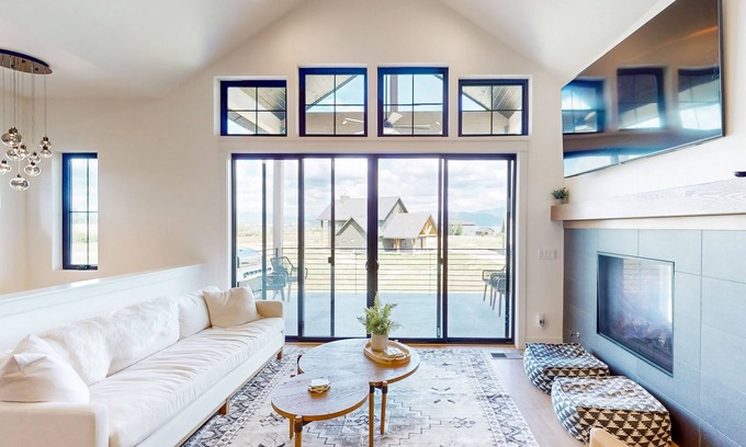 Tamarack Casa | Mountain view home with private hot tub & spacious patio