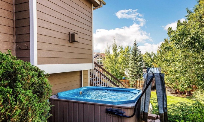 Aurora Casa | Mountain-View Home with Private Hot Tub, Dog-Friendly Yard, Office, Fireplace