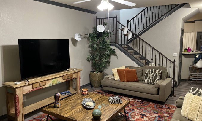 Las Cruces Apartamento | Mountain View Hospital, White Sands, Downtown