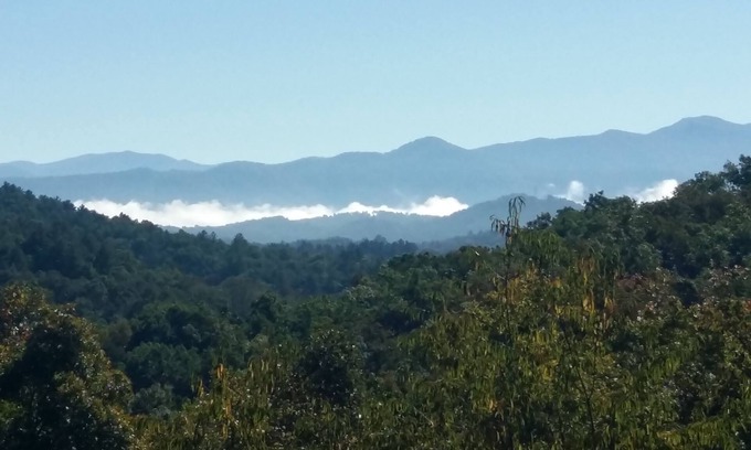 Franklin Villa | Vivir en la cima de la montaña en Mill Creek Golf and Country Club