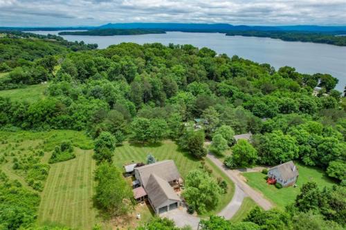 Dandridge Casa | Mountain View Lake House Hot Tub, Home Theater, Game Room, Fire Pit, Pet Friendly