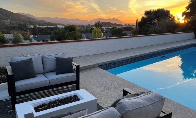 Agoura Hills Casa | Mountain View Poolside Retreat-Spacious 5-bedroom house in Agoura Hills Ca