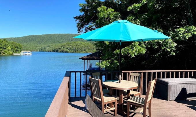 Huddleston Casa | ¡Vista a la montaña, cala tranquila, bañera de hidromasaje, fogata, terraza para fiestas y mucho más!