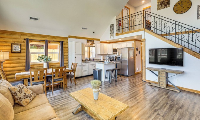 Red Lodge Casa | Mountain-View Red Lodge Home - 10 Mi to Skiing!