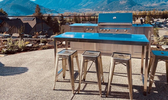 Agassiz Casa | Mountain View Spa Retreat