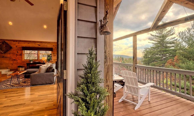 Tiger Cabina | Mountain View ~ Sunsets on the Porch ~ Near Lake Burton!