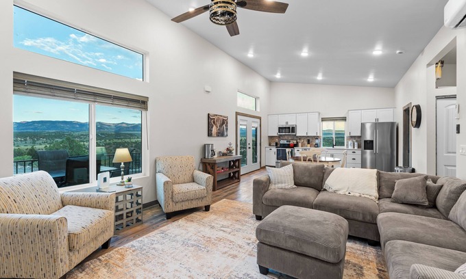 Mammoth Creek Cabaña | Mountain View Villa a Peaceful Mountain Retreat Close to Bryce Canyon