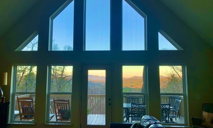 Lakemont Casa | Mountain views, game room, hot tub , king bed