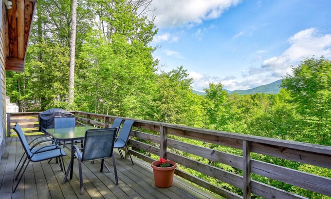 North Conway Cabina | Mountain Views Moon Cottage