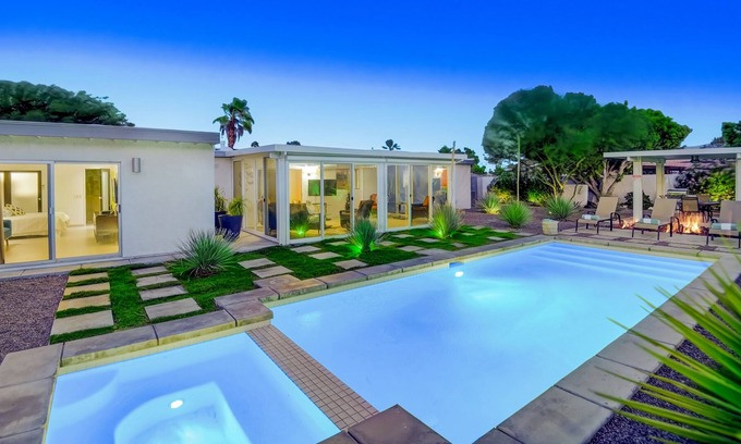 Racquet Club South Casa | Mountain Views & Private Backyard Pool with Spa | Updated Gem Near Downtown