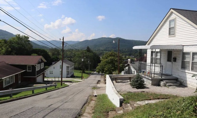 Jellico Casa | Mountain Views, Walking distance to State Park