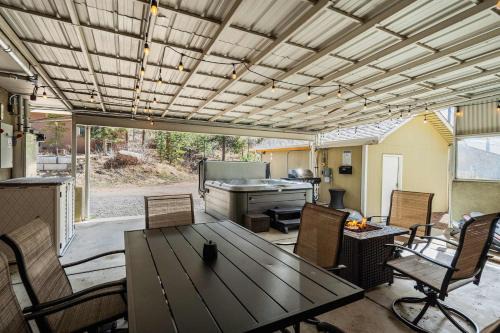Cascade Apartamento | Mountain Villa Scenic Views Hot Tub & Fire Pit