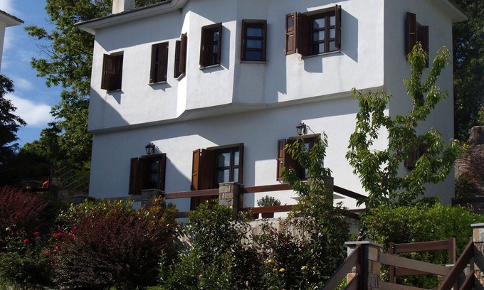 Zagora-Mouresi Villa | Villa de montaña con hermosos jardines y vistas al mar, cerca de la playa de Mylopotomos