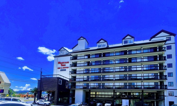 Pigeon Forge Hotel | Mountain Vista Inn & Suites