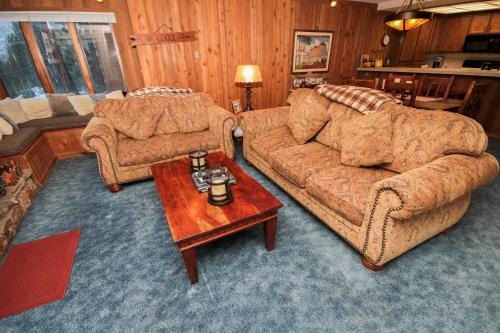 Mammoth Lakes Casa | Mountainback #45, Den