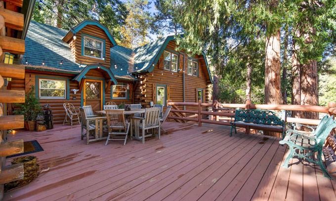 Pine Cove Cabina | Mountaineer's Lodge *Spa, Pool Table, Fireplace*