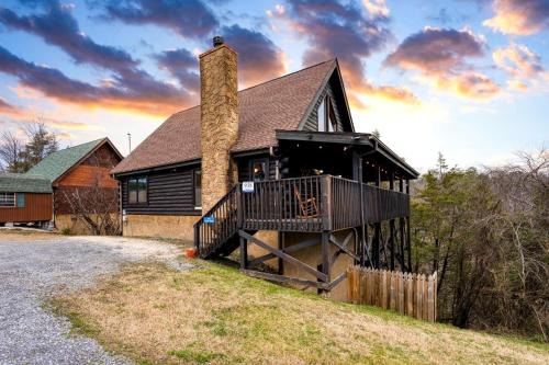 Sevierville Casa | Mountains are Calling by AvantStay Sleeps 8 Hot Tub Game Loft Located in Douglas Lake Resort