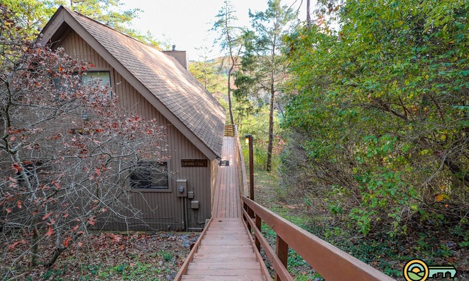 Basye Chalet De Esquí | Mountainside Chalet (#162) - Great view of golf course and valley | Quiet location!