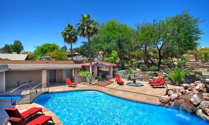Paradise Valley Village Casa | Mountainside Resort-like with/Heated Pool/Spa, Tennis, Pickelball, Bocci, Golf!
