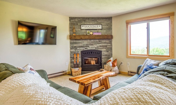 Jackson Condominio | Mountainside Sunset Retreat close to area hiking and multiple ski resorts!