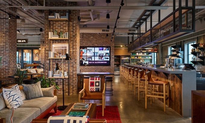 Downtown Charleston Hotel | Moxy Charleston Downtown