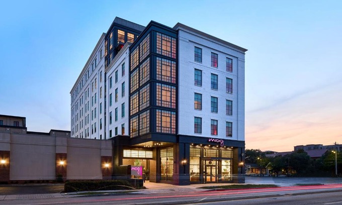 Downtown Charleston Hotel | Moxy Charleston Downtown