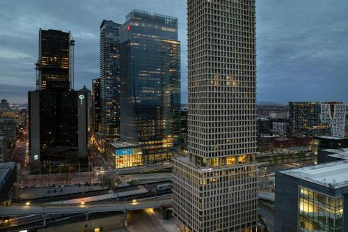 Montreal Hotel | Moxy Montreal Downtown