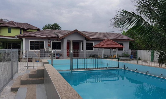 Merbau Sempak Casa | 102 m² Casa ∙ 3 habitaciones ∙ 6 personas