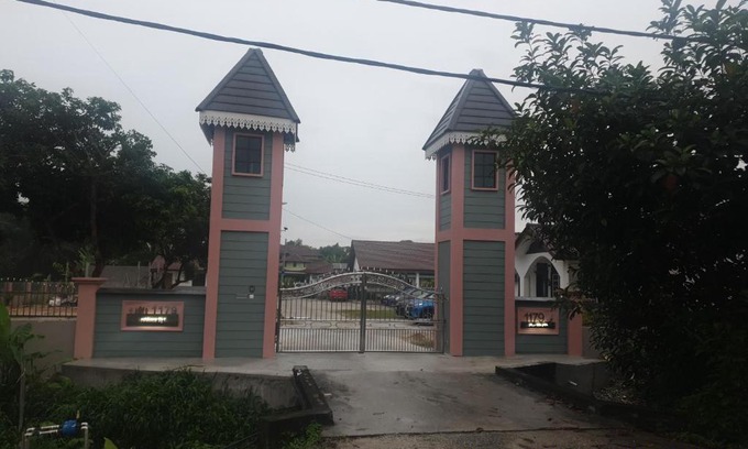 Merbau Sempak Casa | MRI Residence - Homestay in Sg Buloh with Swimming Pool - No Pork&Alcohol Allowed