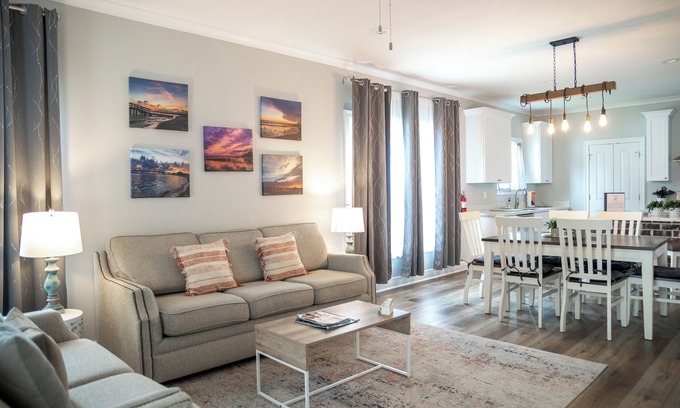 Biloxi Casa | Ms Annie's Coastal Hideaway - the perfect location in downtown Ocean Springs!
