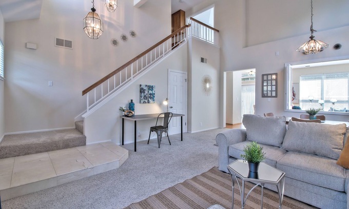 Carmine - Parkmont Casa | MSP1: 4bd/2.5ba home with easy access to 68O, 1O1, 88O Fwys