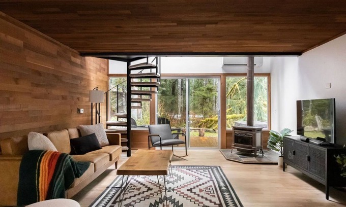 Warnick Cabina | Mt Baker Cabin w/ Hot Tub, Sauna, Firepit, BBQ