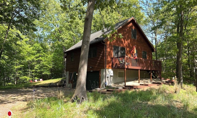 Michigan City Casa | Mt. Baldy Cabin, Close to Trails and Lake Michigan