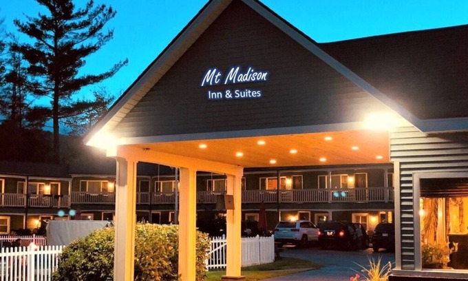 Upper Village Hotel | Mt Madison Inn & Suites