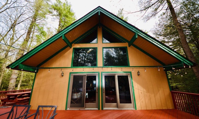 Pocono Pines Cabaña | ⛰⛵️⛱Mt. Maplewood Lodge❤️Seasonal Specials★1BR★Poconos★Hot⛷Tub★Game Rm★Pets+
