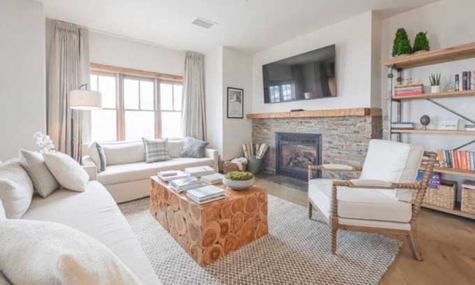 Crested Butte Cabina | Mtn View 3BR Condo w/ Kitchen in Prime Location