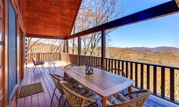 Sparta Cabina | Mtn-View Blue Ridge Cabin on Over 2 Acres!