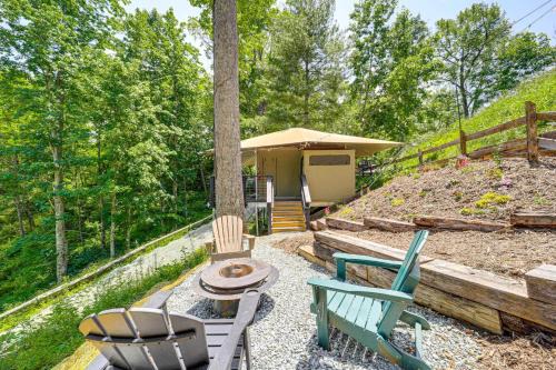 Vilas Casa | Mtn-View Deck Scenic Glamping Getaway Near Boone!