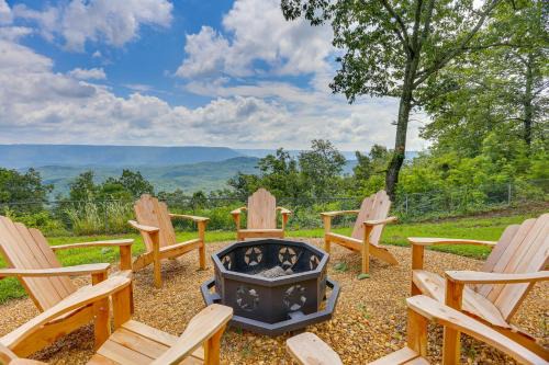 Flat Rock Casa | Mtn-View Gem Flat Rock Retreat with Deck and Grill!