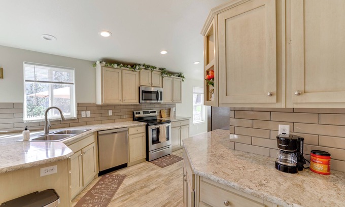 Ahsahka Cabaña | Mtn-view Gem w/Outdoor Entertainment in Ahsahka!