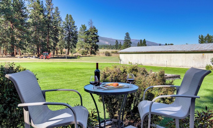 Stevensville Cabaña | Mtn-View Stevensville Cottage: Hike, Fish, Explore