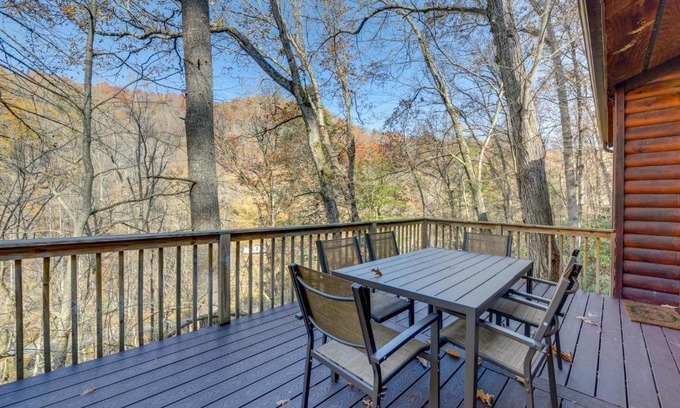 Waynesville Casa | Mtn-View Waynesville Home Near Trout Stocked Creek