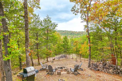 Eureka Springs Casa | Mtn Views and Fire Pit Eureka Springs Home