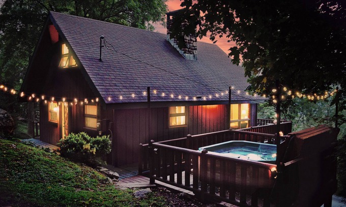 Seven Devils Chalet De Esquí | Explore & Unwind Mtn Views Fire Pit Hot Tub Air Conditioning