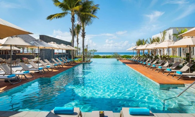 Plaine Magnien Casa | Experience Soothing Moments & Luxury! Seafront, Onsite Pool, Spa & Wellness!