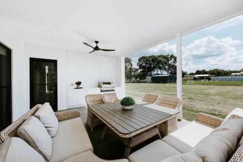 Bombira Casa | Mudgee Haven - Stunning Terra Modern Design