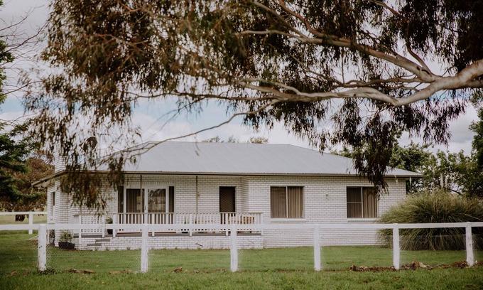Wilbetree Otro | Mudgee-orchard Cottage Just 8km on Gooree Farm Stay our Large Working Horse Stud